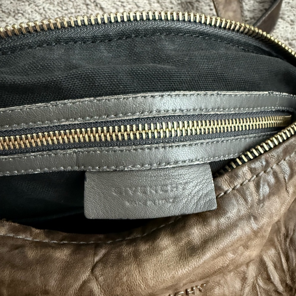 Givenchy Pandora Medium Bag - Picture 8 of 9